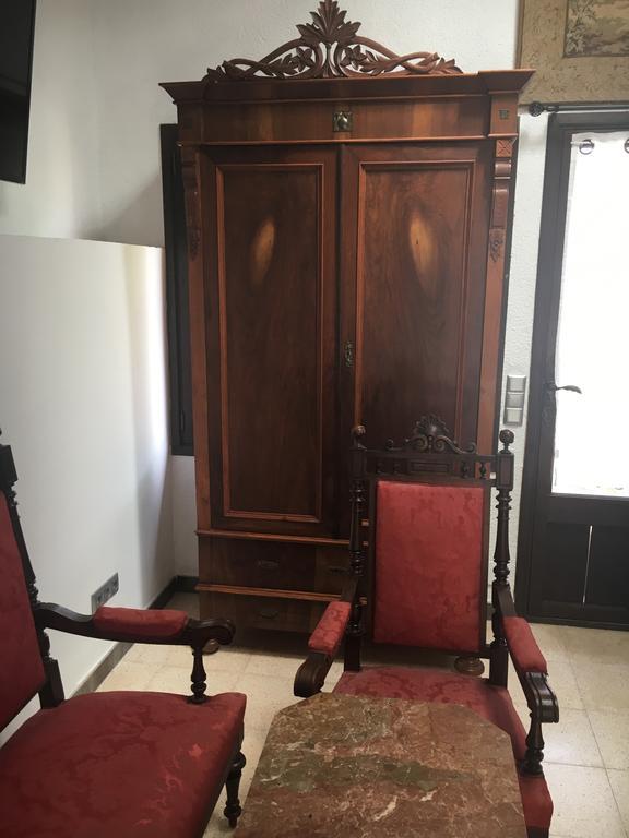 Stadthaus Mitten Im Kuenstlerviertel Von Arta Mit Zwei Wohnungen المظهر الخارجي الصورة